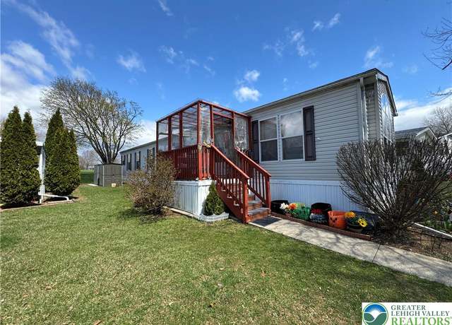 Property at 30 Sycamore Dr, Moore Twp, PA 18014, 2 beds, 2 baths
