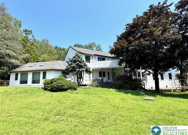 Property at 5061 Wendi Dr W, Upper Milford Twp, PA 18092, 4 beds, 2.5 baths