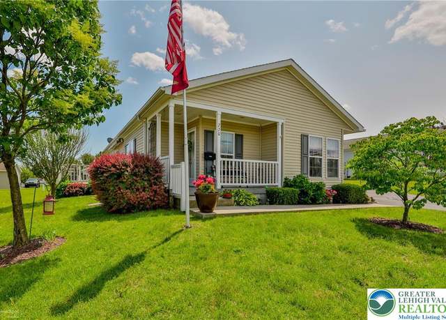 Property at 720 Whitemarsh Dr, Forks Twp, PA 18040, 2 beds, 2 baths
