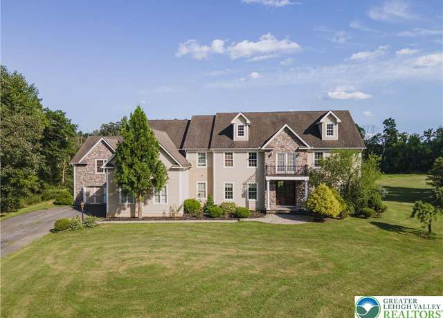 Property at 226 Sonny Dr, Bushkill Twp, PA 18091, 7 beds, 5 baths