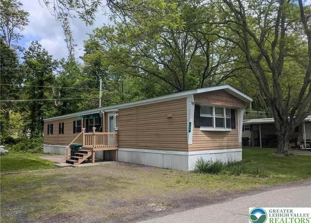 Property at 250 Lower Pmhe North Dr, Middle Smithfield Twp, PA 18302, 3 beds, 1 bath