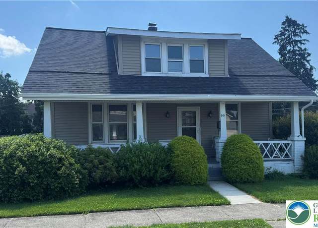 Property at 901 New Jersey Ave, Hellertown Boro, PA 18055, 3 beds, 1.5 baths