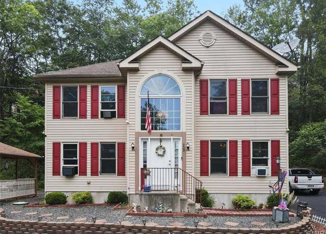 Property at 233 Edward Smith Blvd, Middle Smithfield Twp, PA 18302, 4 beds, 2.5 baths