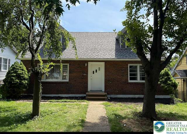 Property at 1524 Bushkill St, Wilson Boro, PA 18042, 4 beds, 1 bath