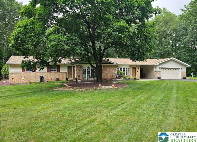 Property at 450 Old Allentown Rd, Bushkill Twp, PA 18091, 3 beds, 2 baths