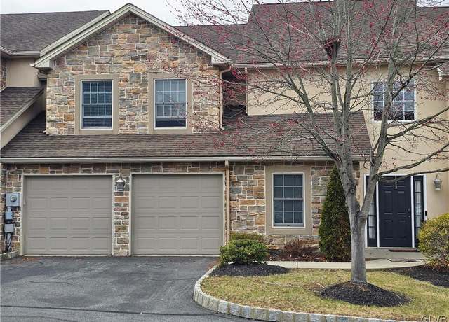 Property at 2 Tamarack Ct, Forks Twp, PA 18040, 3 beds, 2.5 baths