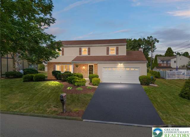 Property at 918 Bridle Path Rd, Allentown City, PA 18103, 4 beds, 2.5 baths