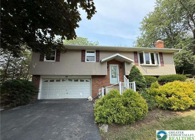 Property at 19 W Sylvan Dr, Allen Twp, PA 18067, 3 beds, 1.5 baths