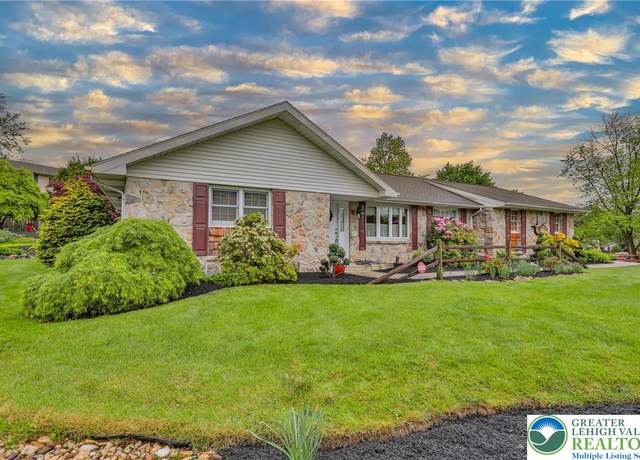 Property at 4379 Meadow Ln, South Whitehall Twp, PA 18104, 3 beds, 2 baths