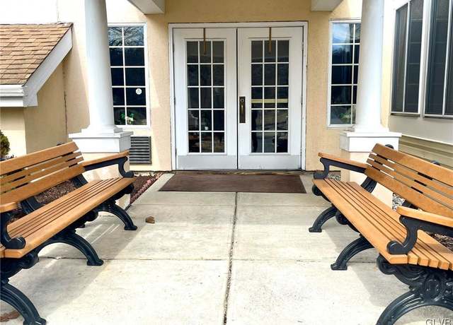 Property at 3 Village Cir #407, Stroudsburg, PA 18360, 2 beds, 2 baths