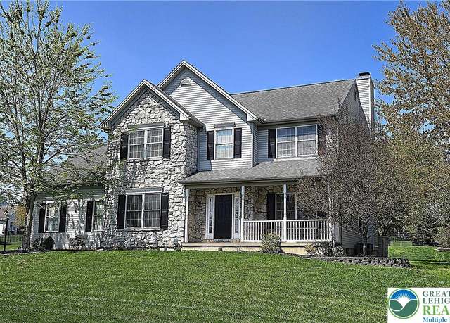 Property at 107 Sutton Rd, Palmer Twp, PA 18045, 5 beds, 2.5 baths