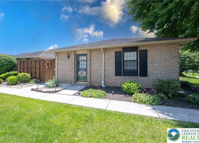 Property at 2765 Rolling Green Pl, Lower Macungie Twp, PA 18062, 3 beds, 2 baths