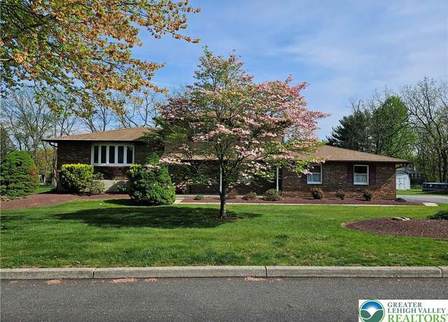 Property at 5530 Chenango Dr, Bethlehem City, PA 18017, 3 beds, 2.5 baths
