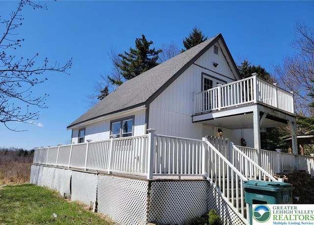 Property at 7696 Fawn Ln, Coolbaugh Twp, PA 18466, 3 beds, 1.5 baths