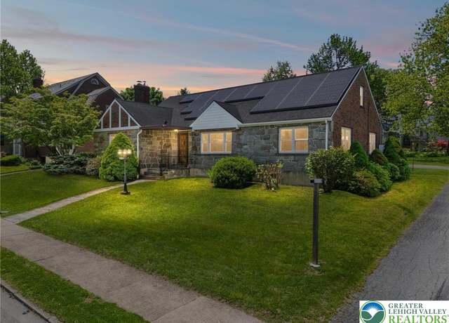 Property at 729 12th Ave, Bethlehem City, PA 18018, 3 beds, 1.5 baths