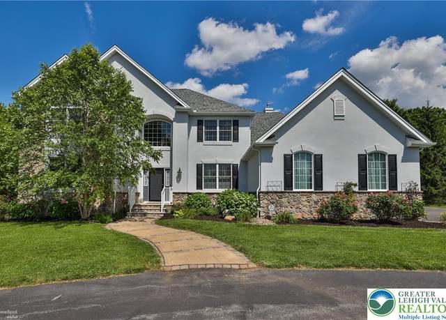 Property at 4464 Oakwood Ln, Lower Nazareth Twp, PA 18064, 4 beds, 2.5 baths