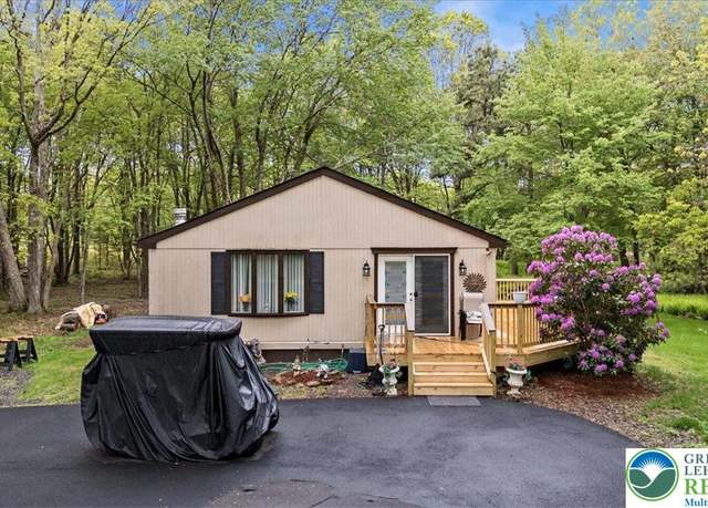 Property at 138 Drakes Dr, Penn Forest Twp, PA 18229, 3 beds, 2 baths