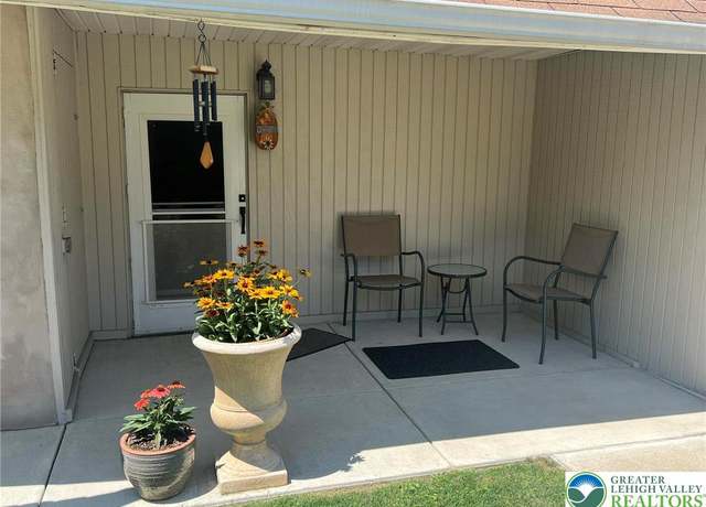 Property at 5137 Fornaciari Dr, Whitehall Twp, PA 18052, 3 beds, 2 baths