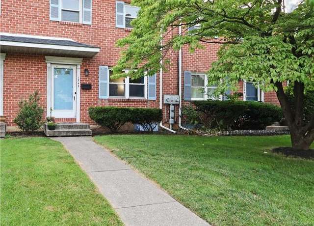 Property at 1545 Center St, Bethlehem City, PA 18018, 3 beds, 1.5 baths
