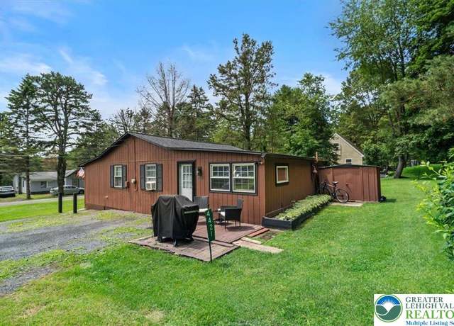 Property at 4421 Arrow Ln, Polk Twp, PA 18058, 3 beds, 1 bath