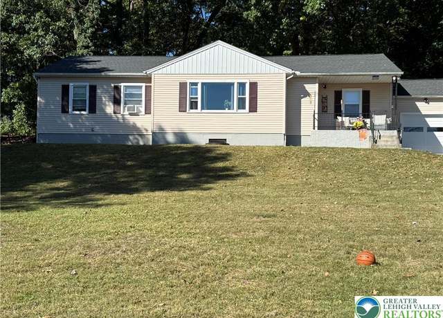 Property at 218 E Wyoming St, Allentown City, PA 18103, 3 beds, 1.5 baths