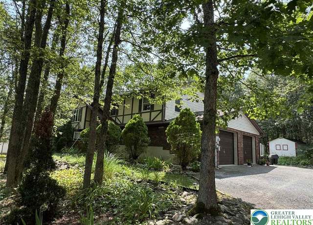 Property at 750 Mill Run Dr, Franklin Twp, PA 18235, 4 beds, 2.5 baths