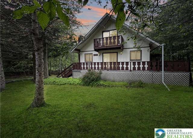 Property at 8252 Natures Dr, Coolbaugh Twp, PA 18466, 4 beds, 2 baths