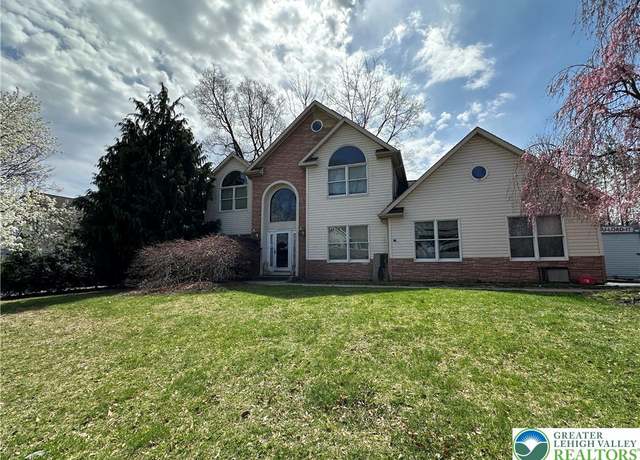Property at 1750 Deer Path Rd, Forks Twp, PA 18040, 4 beds, 2.5 baths