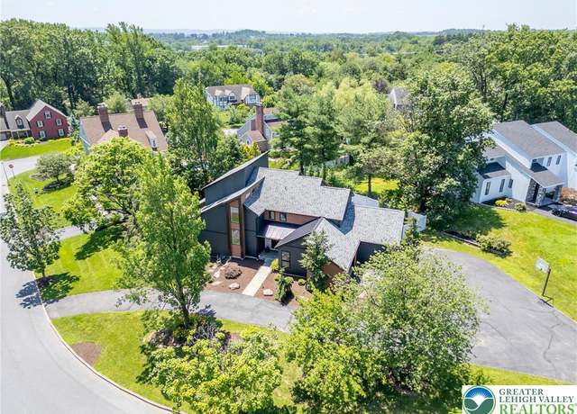 Property at 1488 Shelburne Ct, South Whitehall Twp, PA 18104, 4 beds, 3.5 baths