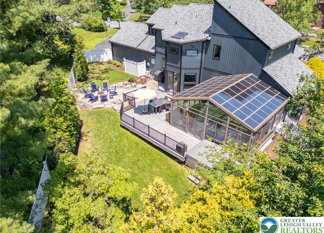 Property at 1488 Shelburne Ct, South Whitehall Twp, PA 18104, 4 beds, 3.5 baths