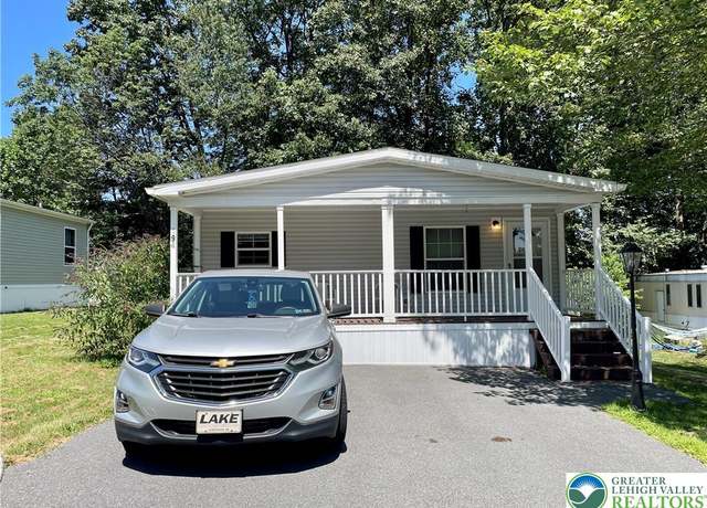 Property at 194 Haddon Dr, Longswamp Twp, PA 18062, 3 beds, 2 baths