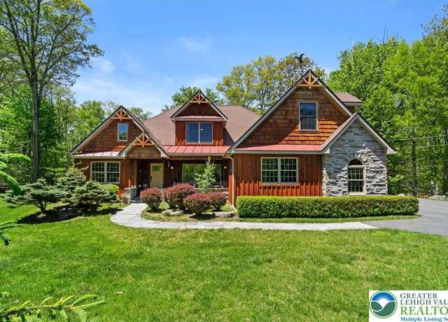 Property at 127 Timber Lake Dr, Barrett Twp, PA 18325, 4 beds, 3.5 baths