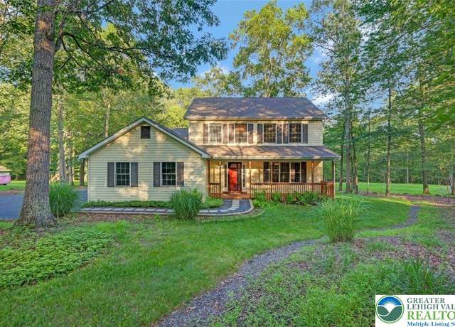 Property at 119 Savage Trl, Smithfield Twp, PA 18301, 3 beds, 2.5 baths