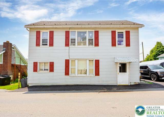 Property at 516 Heckman Ave, Nazareth Borough, PA 18064, 5 beds, 2 baths