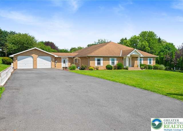 Property at 242 Schoeneck Ave, Nazareth Boro, PA 18064, 3 beds, 2 baths