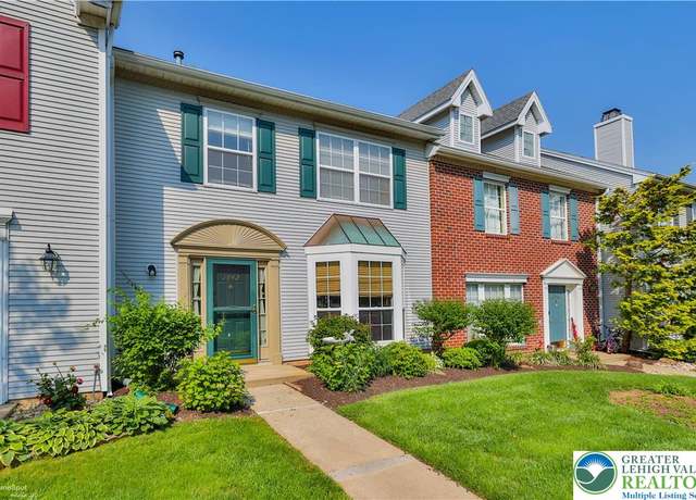 Property at 1942 Pine Ct, Hellertown Borough, PA 18055, 3 beds, 1.5 baths