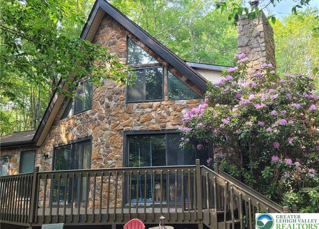 Property at 2048 Beaver Run Rd, Tobyhanna Twp, PA 18347, 3 beds