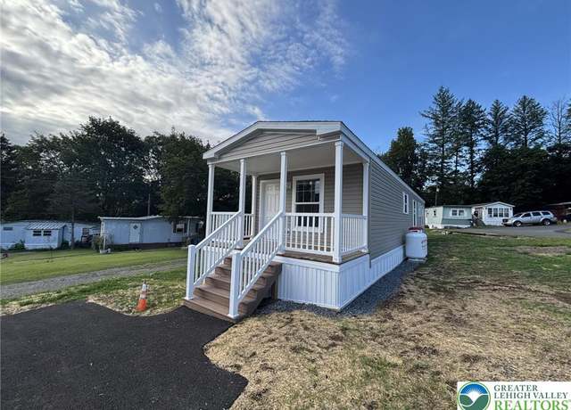 Property at 20 Court St, Franklin Twp, PA 18235, 2 beds, 1 bath