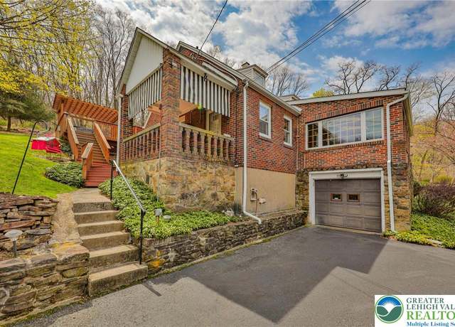Property at 714 E 9th St, Bethlehem City, PA 18015, 3 beds, 1 bath