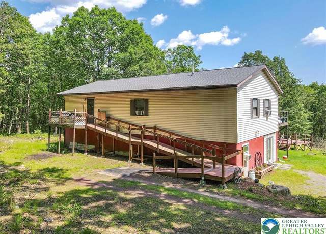 Property at 446 Dew-drop Dr, Jim Thorpe Boro, PA 18229, 4 beds, 3.5 baths