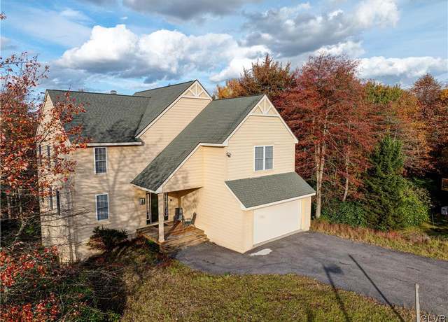 Property at 218 Hermit Thrush Rd, Tobyhanna Twp, PA 18350, 4 beds, 3.5 baths