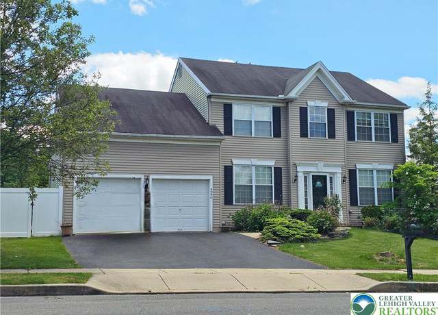 Property at 4990 Derby Ln, Bethlehem Twp, PA 18020, 4 beds, 2.5 baths