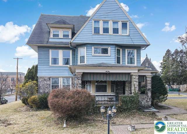 Property at 500 Paxinosa Ave, Easton, PA 18042, 6 beds, 3.5 baths
