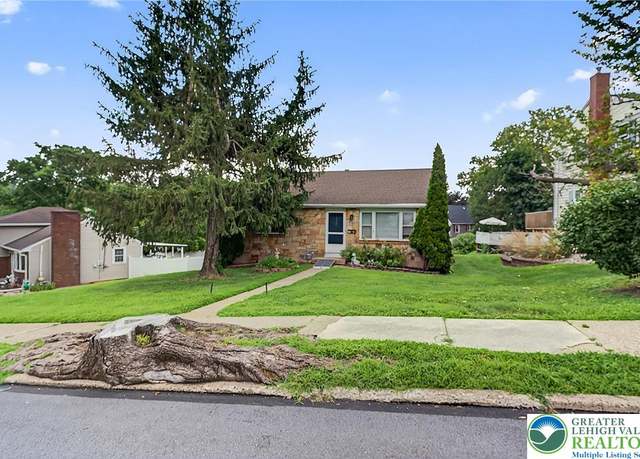 Property at 223 N 16th St, Wilson Boro, PA 18042, 3 beds, 1 bath