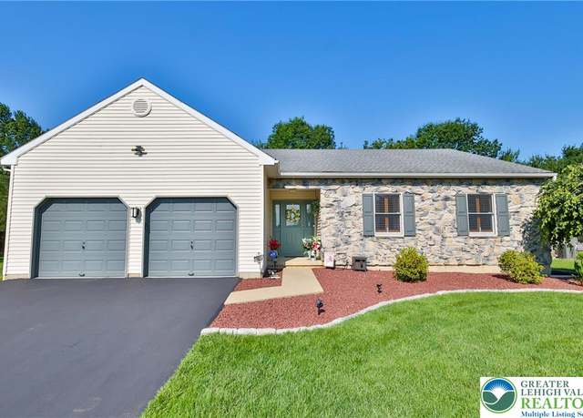 Property at 4691 Hampshire Dr, Hanover Twp, PA 18017, 3 beds, 3.5 baths