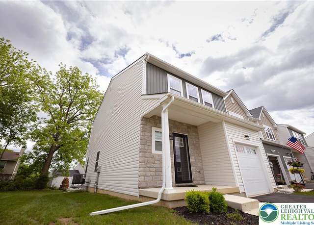 Property at 17 Timber Trl, Easton, PA 18045, 3 beds, 2.5 baths