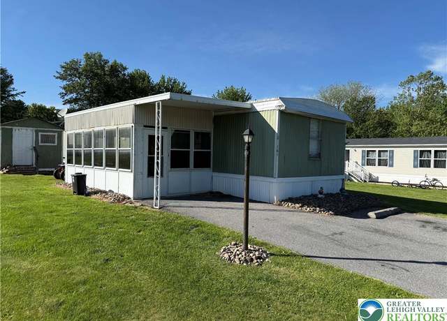 Property at 161 Windsor, Lehigh Twp, PA 18088, 3 beds, 1.5 baths