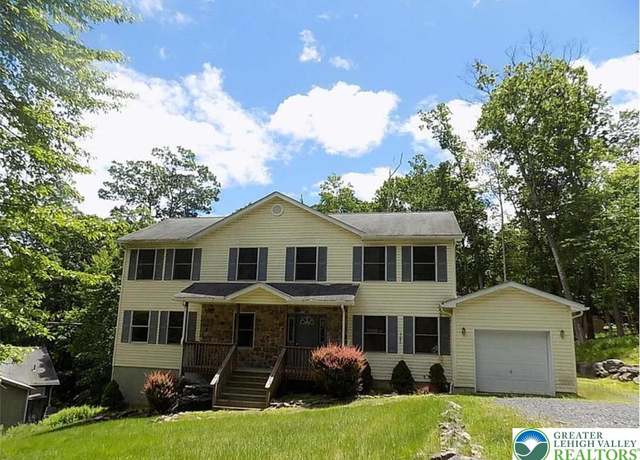 Property at 217 St Andrews Dr, Middle Smithfield Twp, PA 18324, 4 beds, 2.5 baths