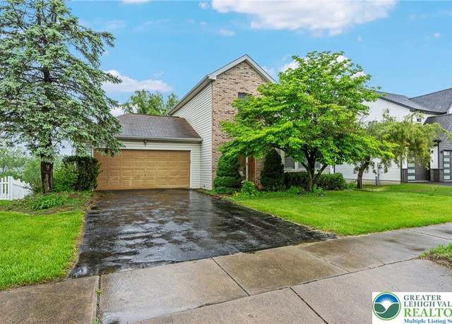 Property at 271 Maple St, Coplay Borough, PA 18037, 3 beds, 3.5 baths