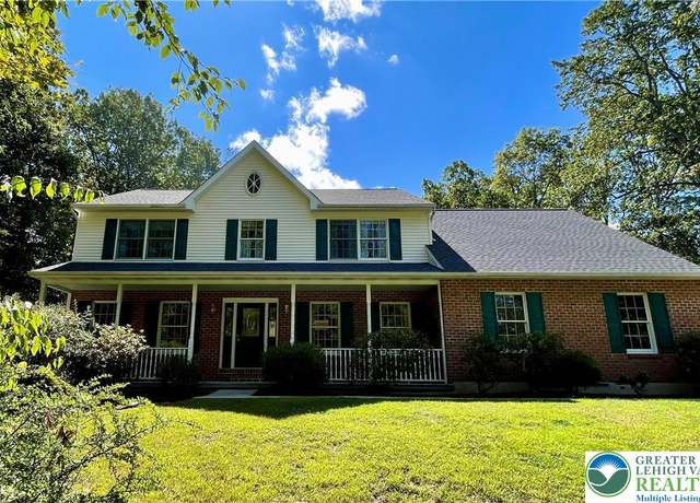 Property at 193 Sycamore Dr, East Stroudsburg, PA 18301, 5 beds, 2.5 baths